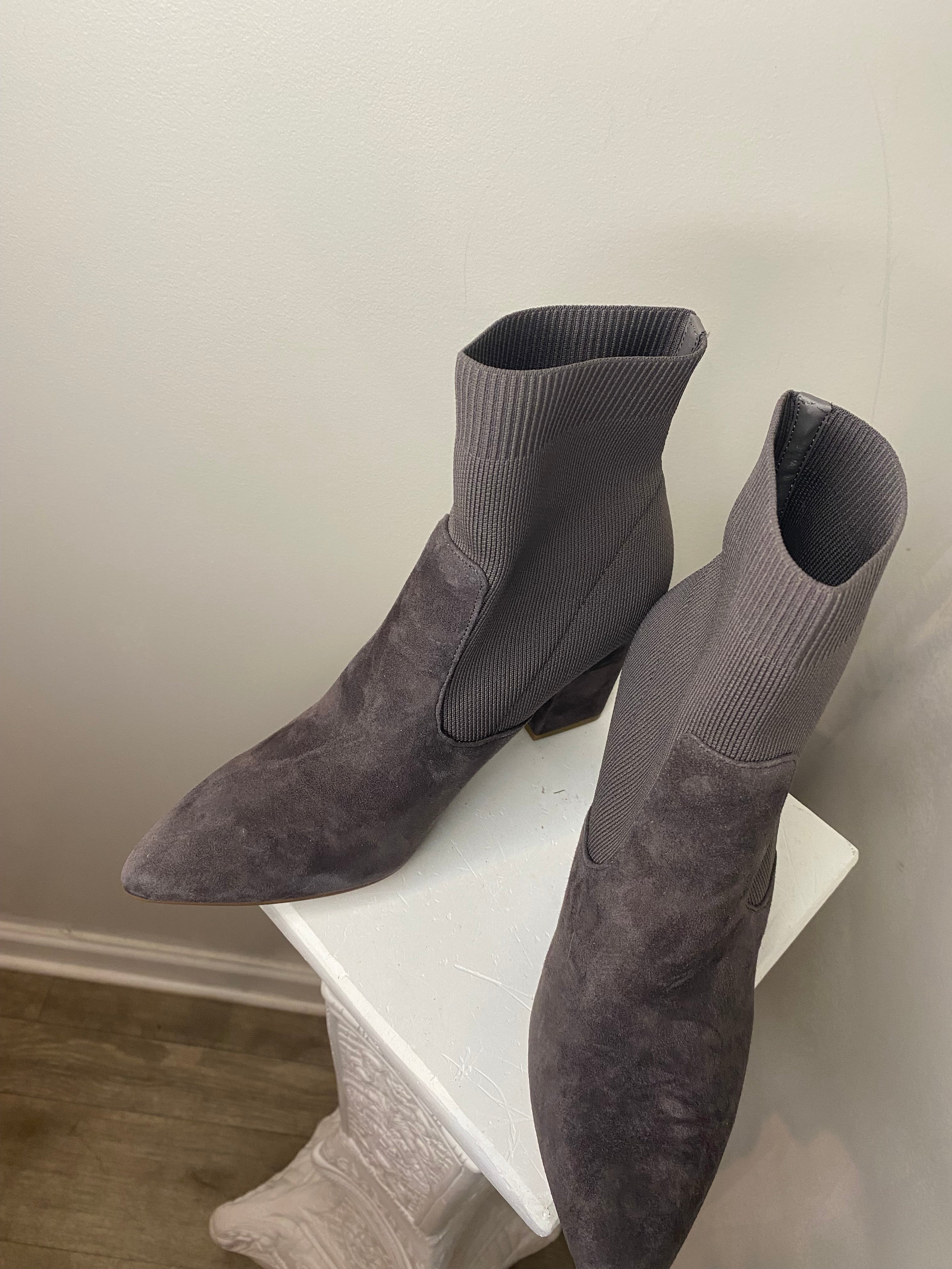 Steve Madden women’s leather booties (Sz 10)