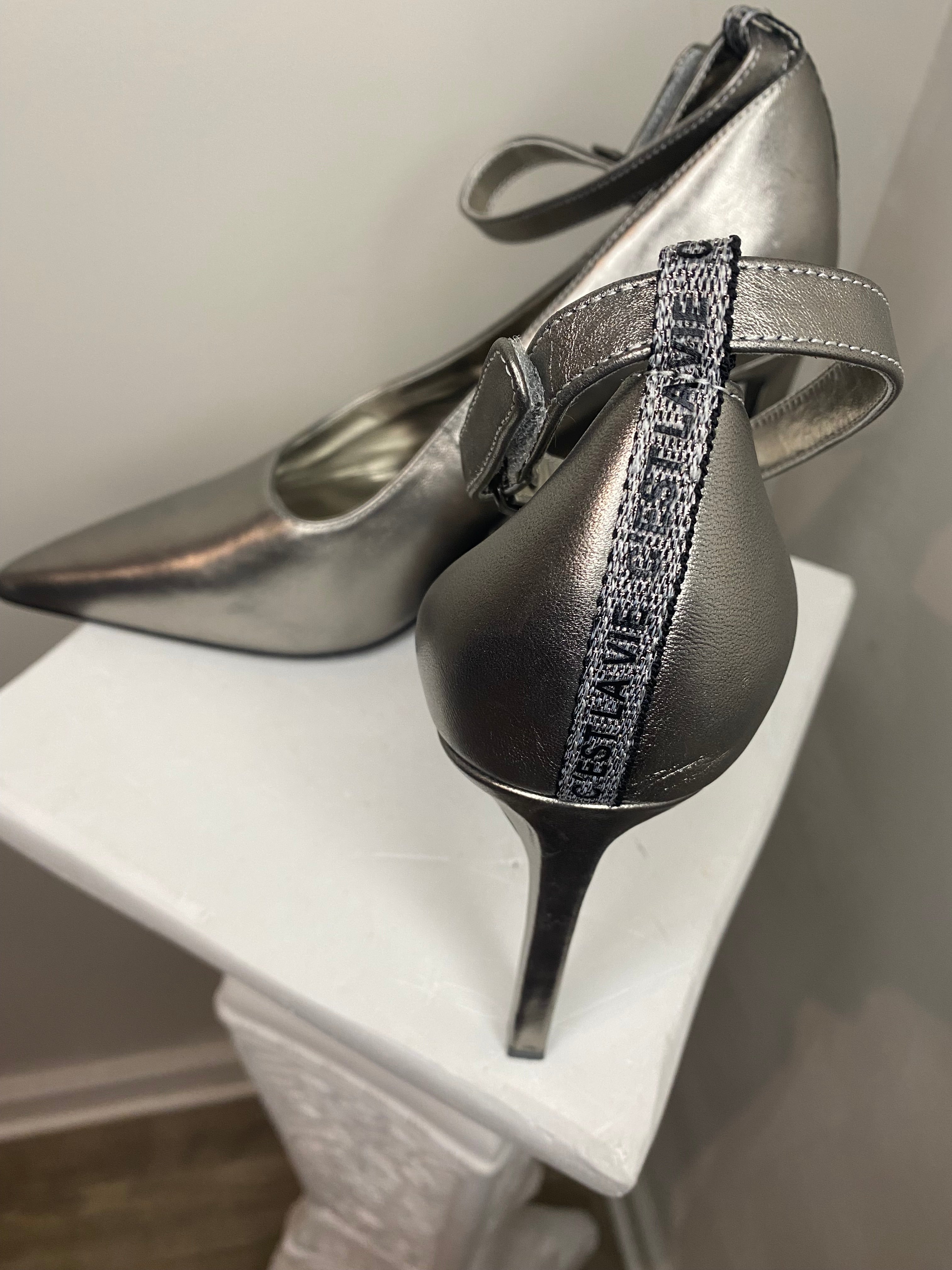 Karl Lagerfeld leather pumps (Sz 11)