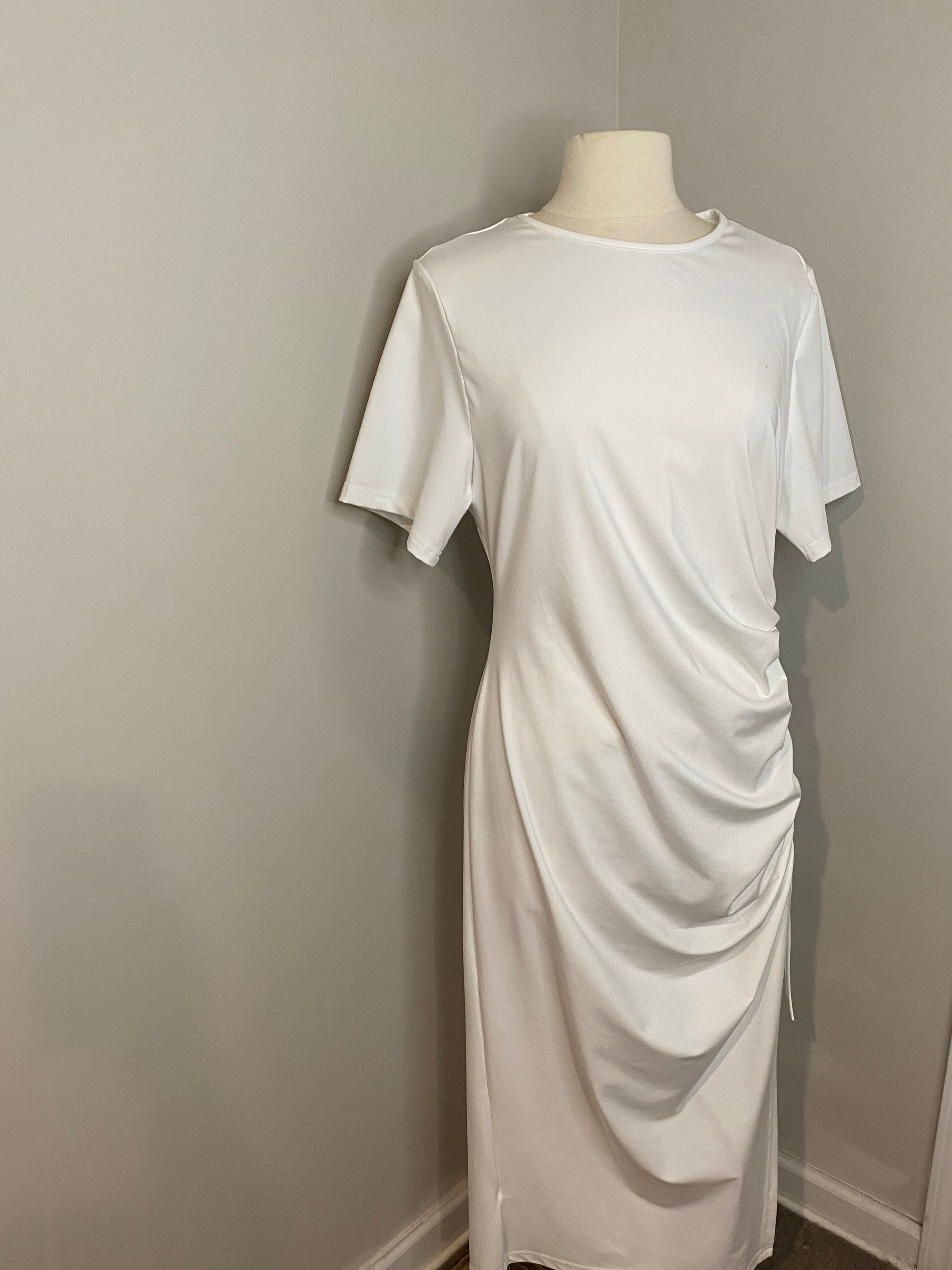 White ruched dress with split (Sz XXL)