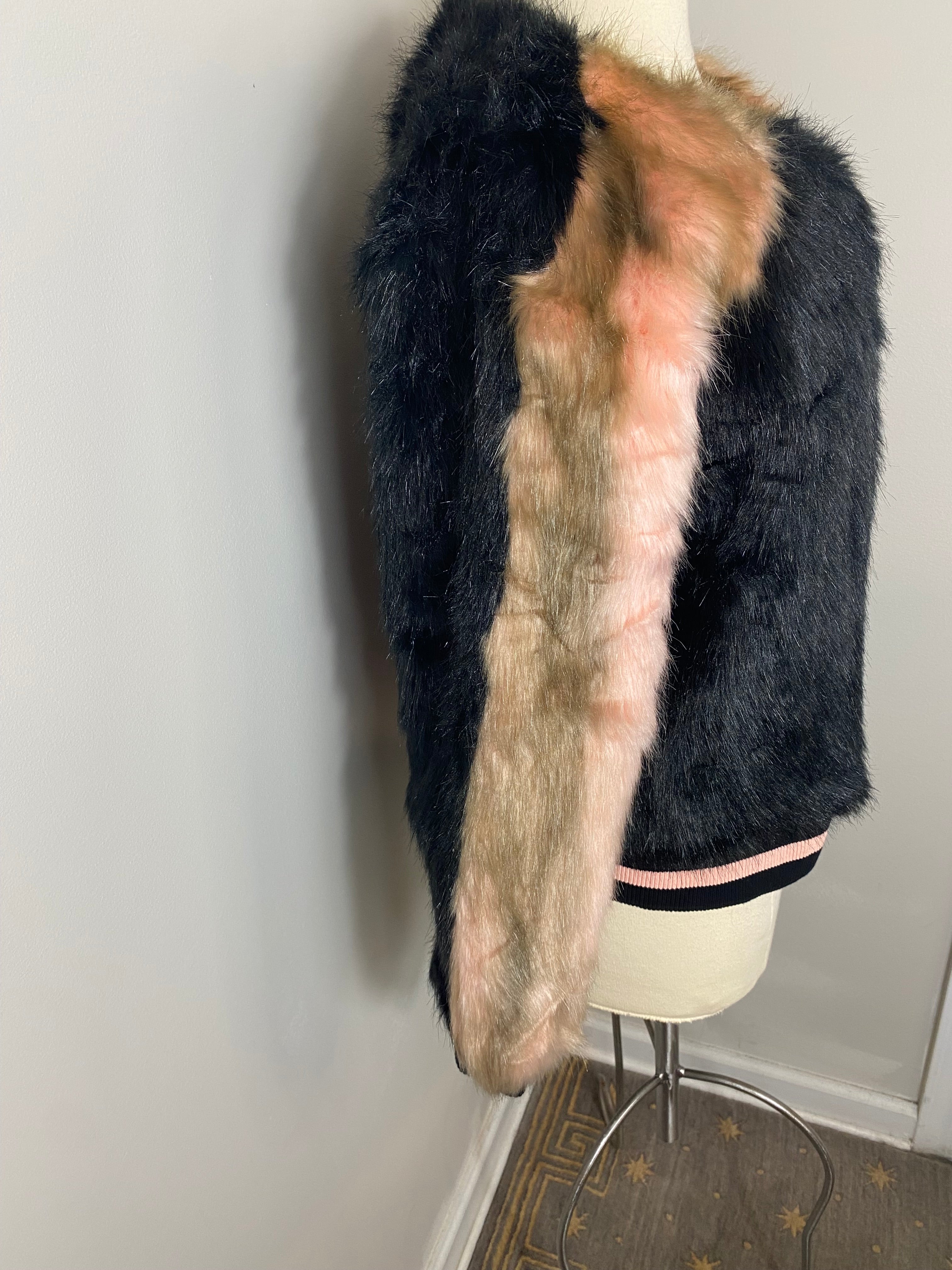 Fashion Nova faux fur jacket (Sz L)
