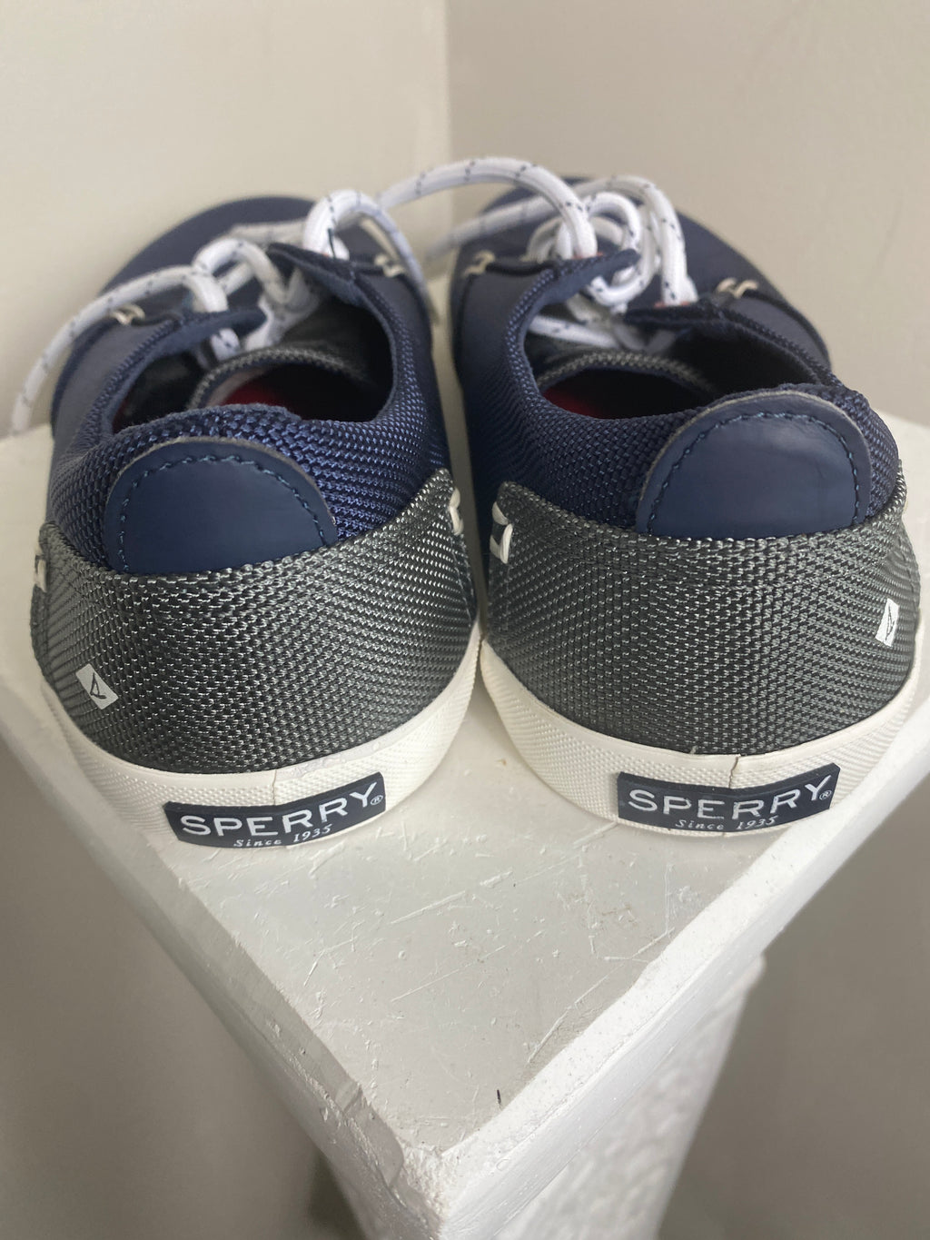 Sperry walking shoes (Sz 6)