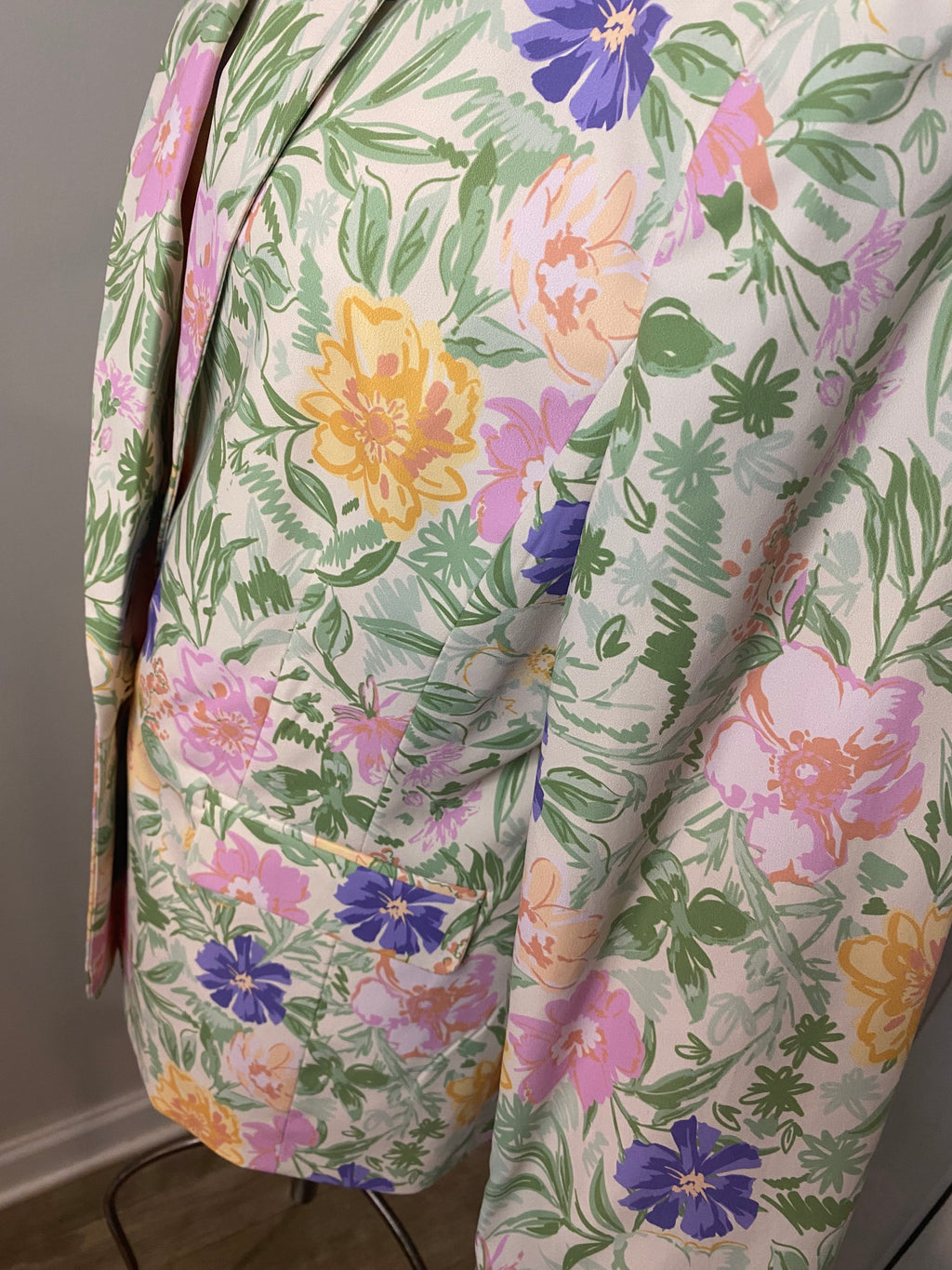Tahari floral blazer (Sz 14)