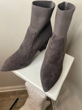 Steve Madden women’s leather booties (Sz 10)