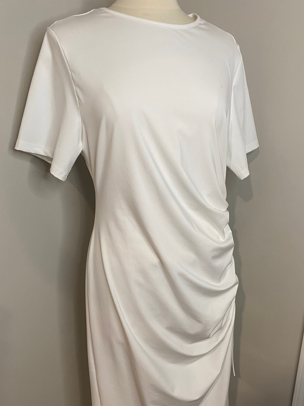 White ruched dress with split (Sz XXL)