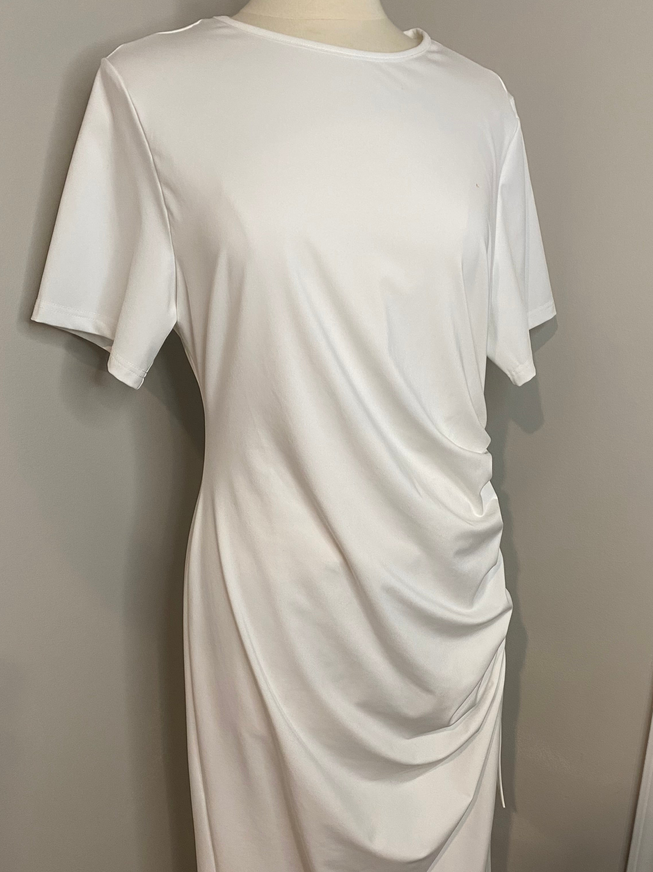 White ruched dress with split (Sz XXL)