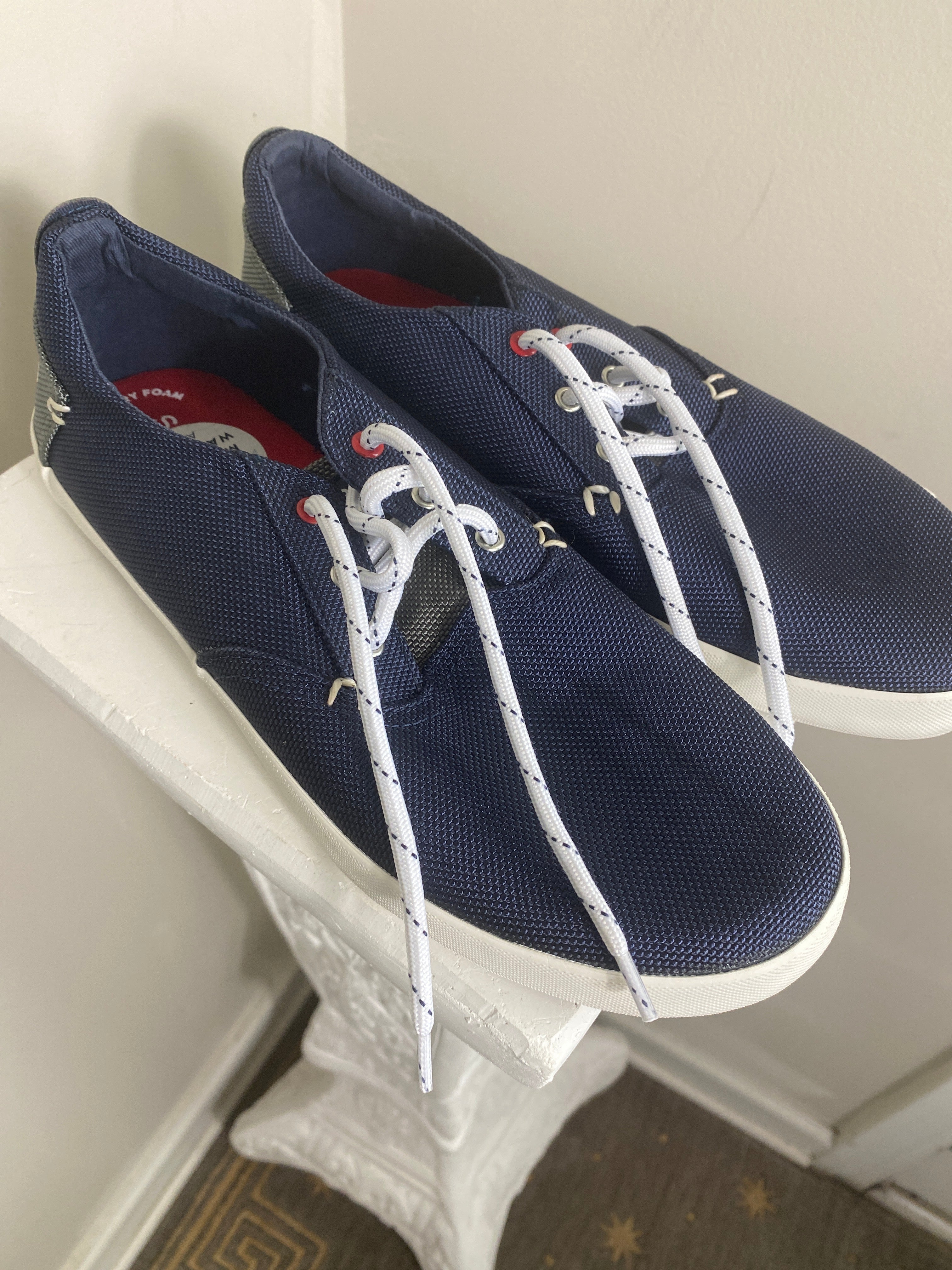Sperry walking shoes (Sz 6)