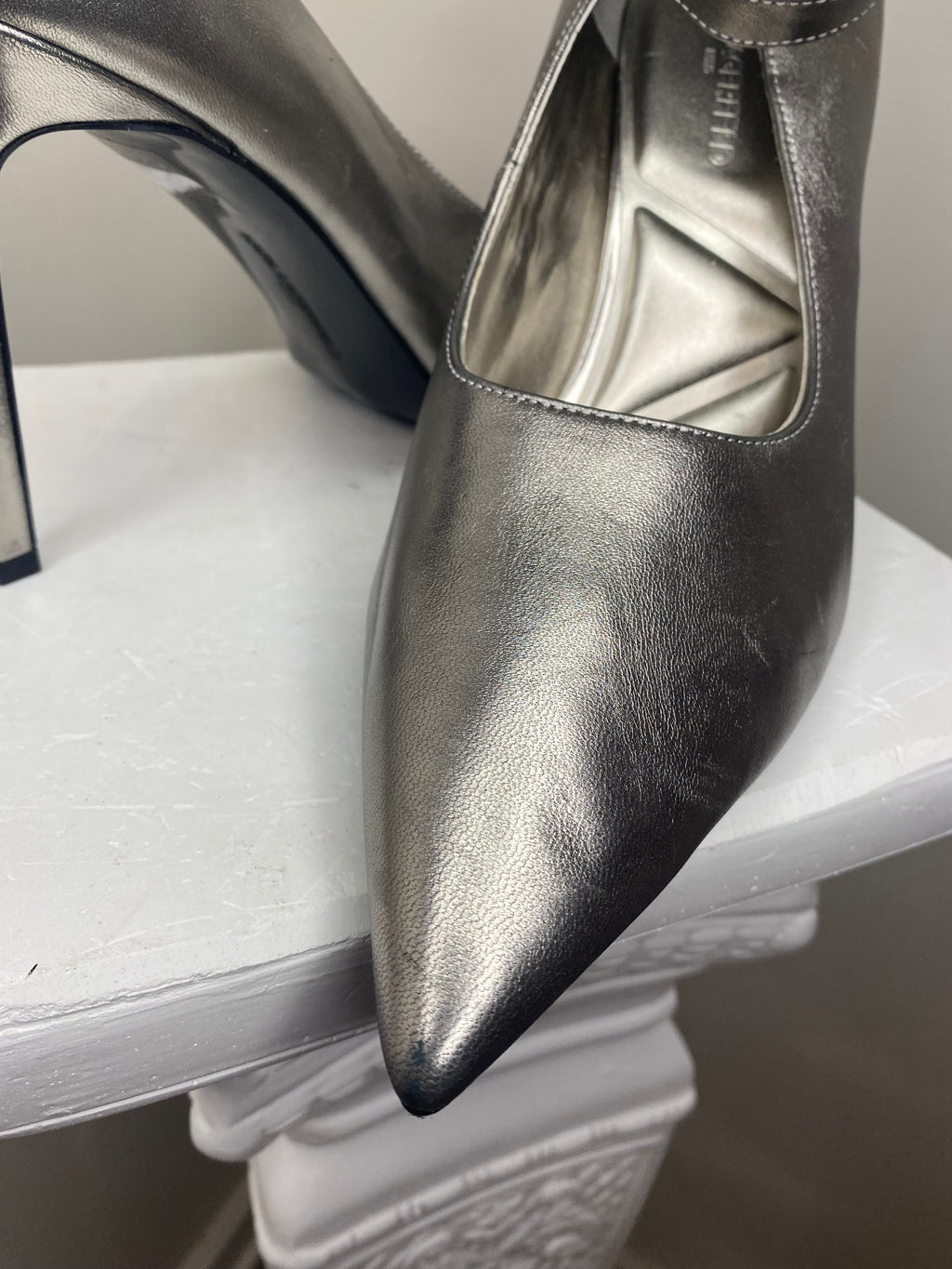 Karl Lagerfeld leather pumps (Sz 11)